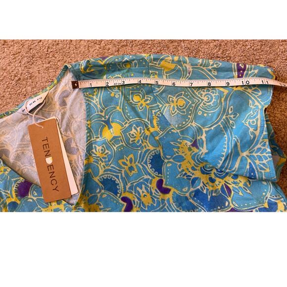 NWT Tendency Dress Size Large Short Sleeve Floral Geometric Blue Yellow V Neck - Picture 10 of 10